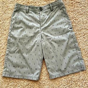 Boys Under Armour Match Play Golf Shorts-Size YL